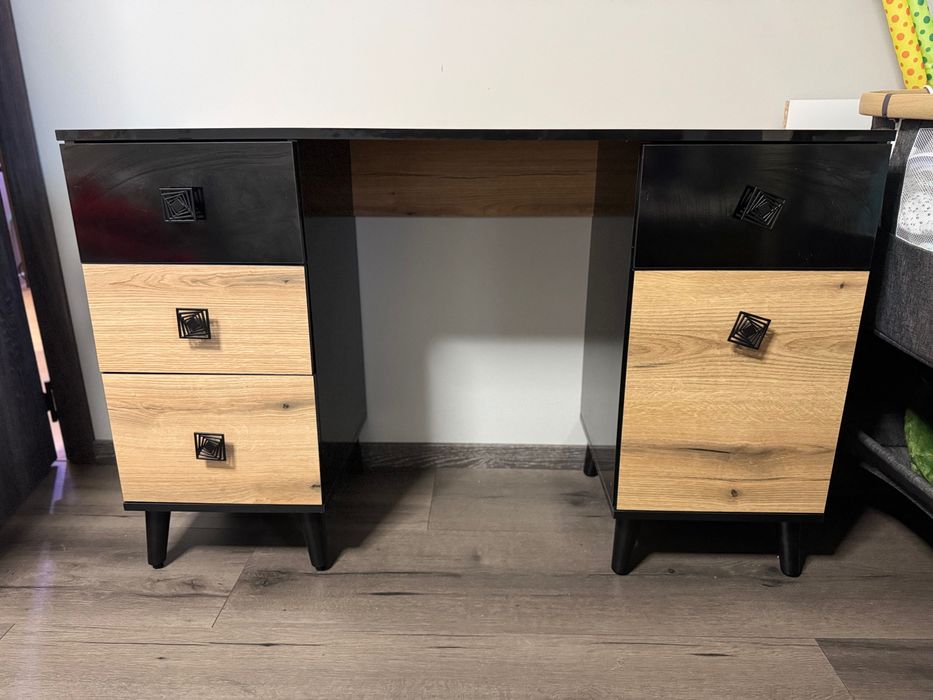 Тоалетка Амария Виденов