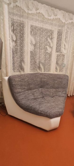 Продаётся угловое кресло