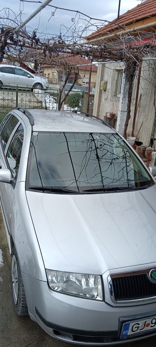 Vând Skoda Fabia motor  1.2  anul 2004
