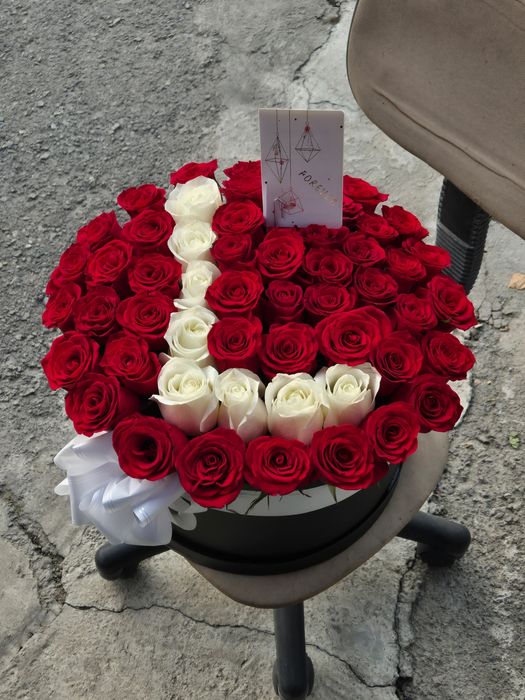Розы в коробке, букеты, 101роза