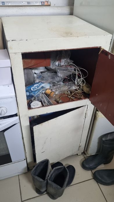 Продам сейф металлический