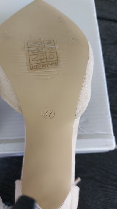 Pantofi crem, 37