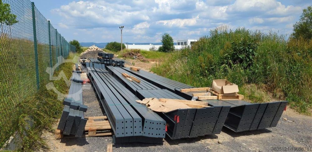 Vand 4 ferme la 8m si 8 stalpi la 4m completa