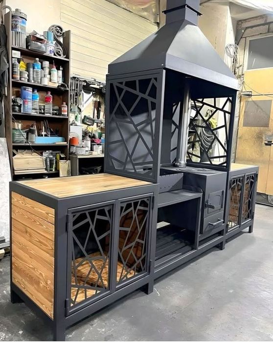 Vand gratar cu mobilier