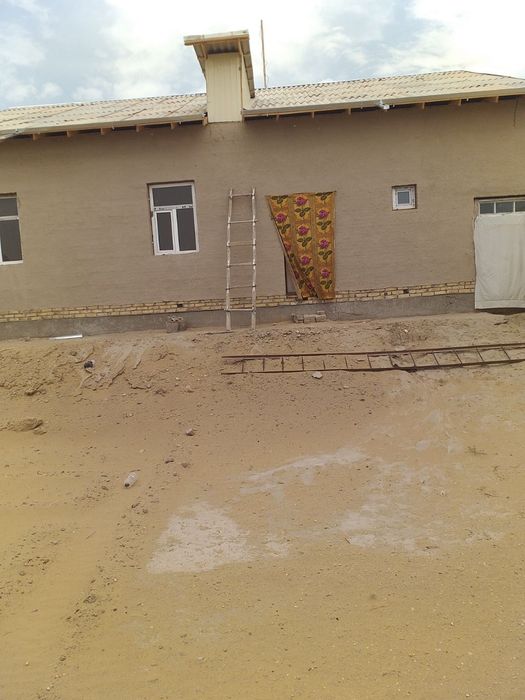 Uchastka uy sotiladi