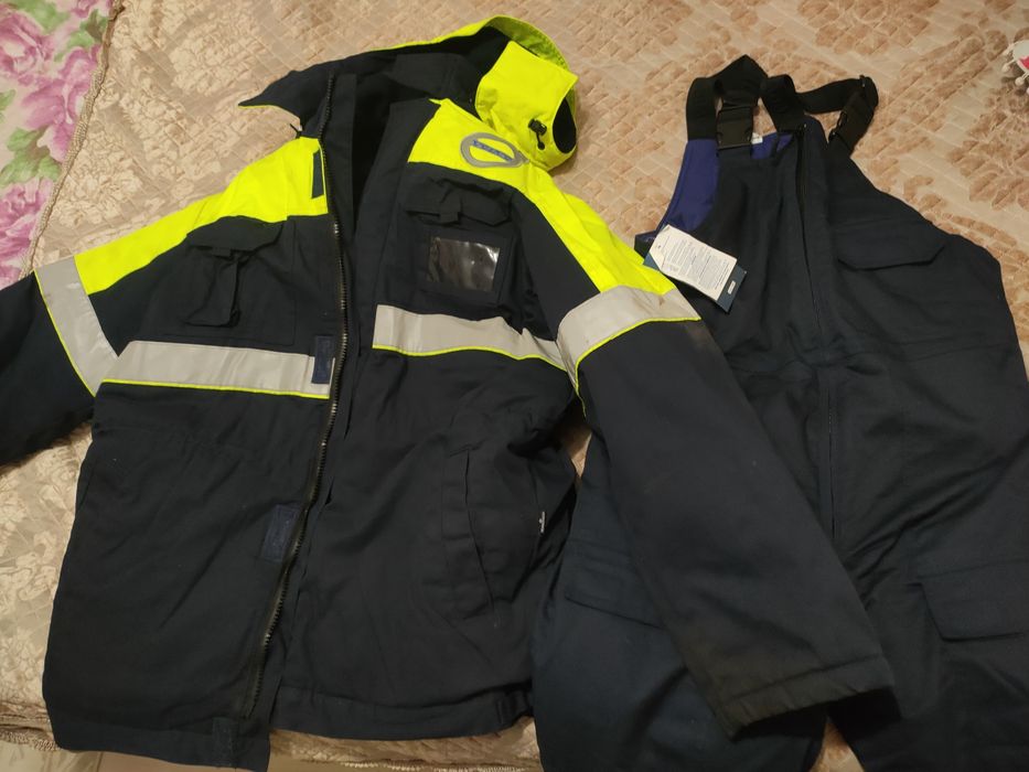 Продам зимнюю спецовку
