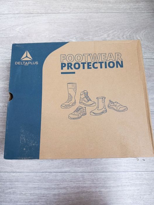 Спец обувь Delta plus ( Новые ) 44 размер.
