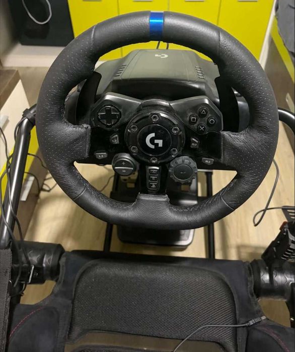 Sim Racing Logitech G923 + Stick shift + Next Level Racing GT Pro Lite