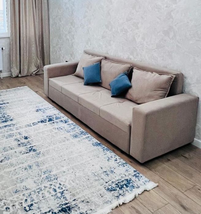 Продам диван с подушками
