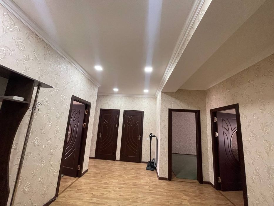 Сдается комната в аренду в своей 3х комнатной квартире на Паркентском