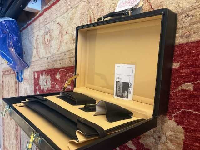 Geanta diplomat noua piele naturala incuietori cifru