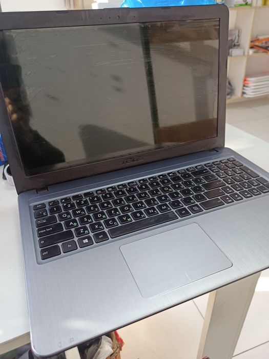 Ноутбук Асус сатылады
