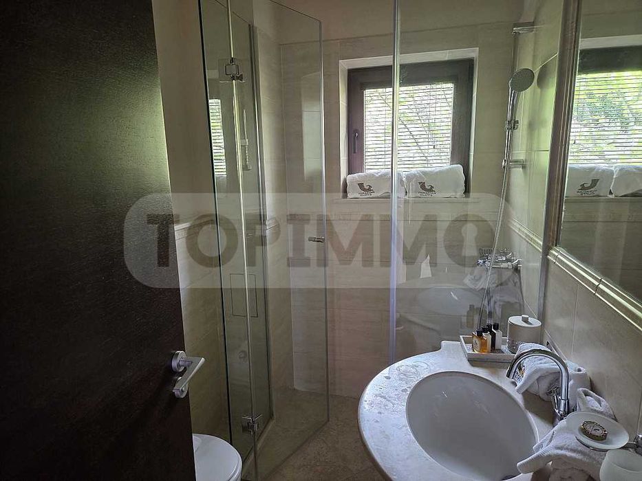 Тристаен апартамент в елитен голф комплекс Thracian Cliffs Golf Resort