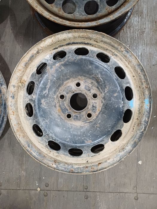 Диски R16 5x112 на Volkswagen.