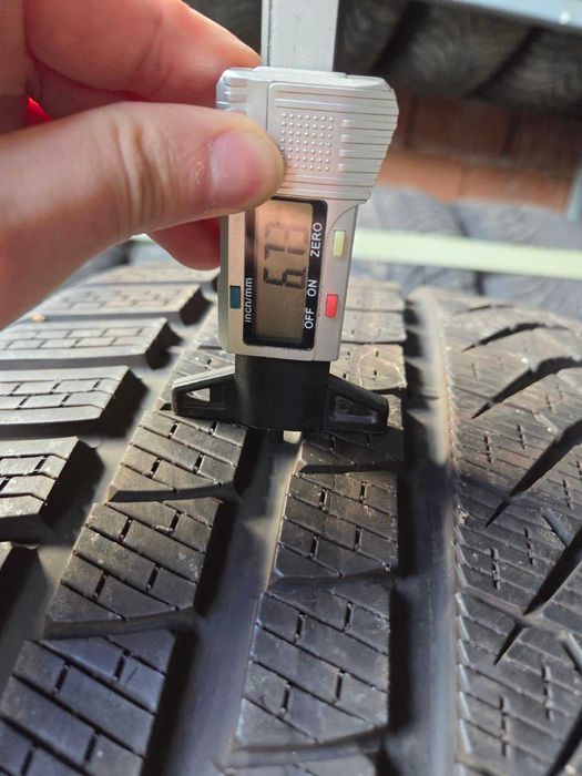 Гуми 285/30R20 101W M+S  Pirelli PZero Winter за RS6 дот 2019