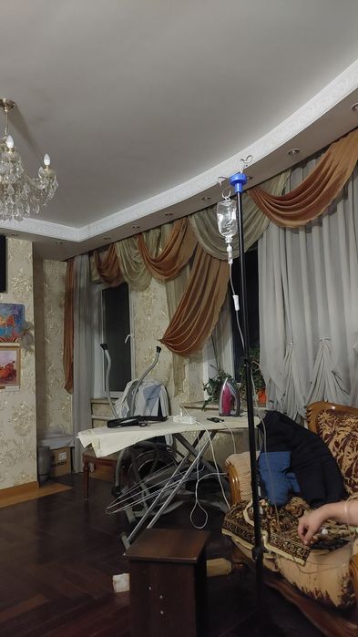 Медицинский штатив.     (Kaspi red)