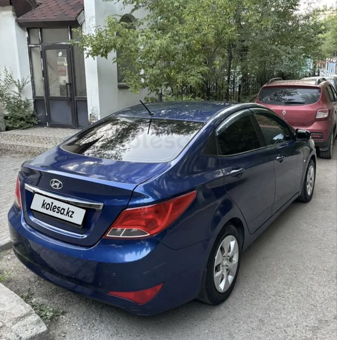 Продам машину Accent