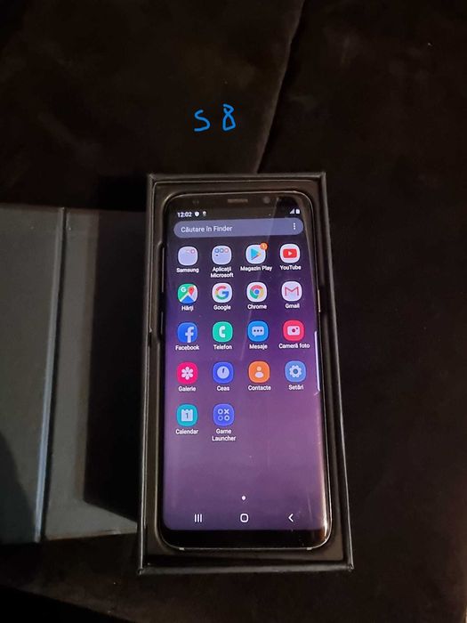 Vand telefon S8, cu cutie