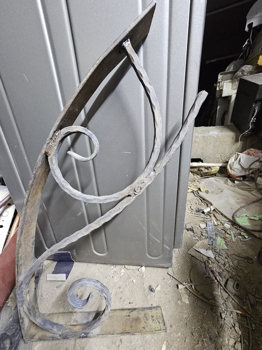 Срочно продам кронштейн для козерок для лексан
О