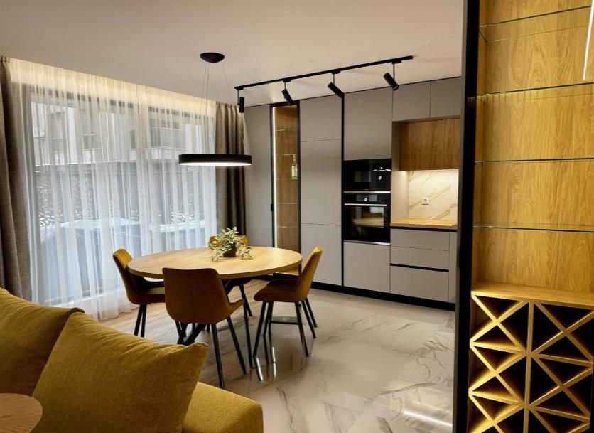 Луксозен ДВУСТАЕН апартамент в кв. Христо Смирненски/С ПАРКОМЯСТО!!!