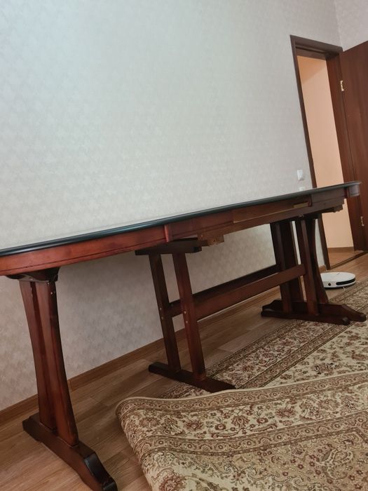 Продаётся стол,в хорошем состоянии