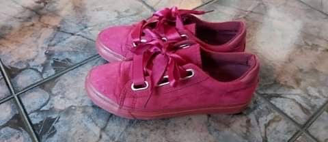 2 броя дамски маратонки Release за 14 лева