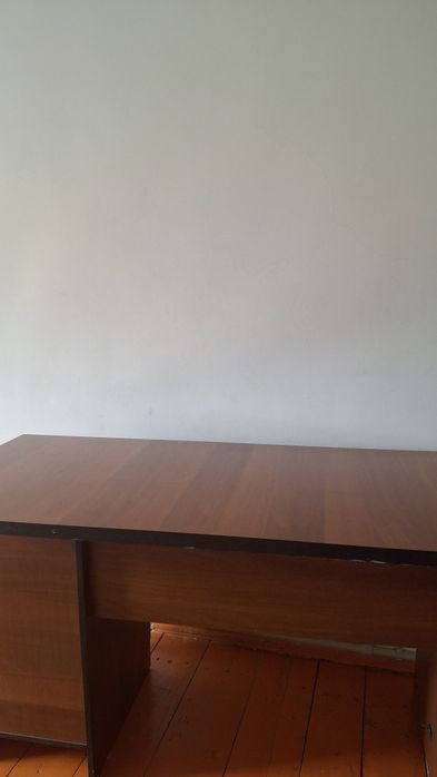продаётся офисный стол