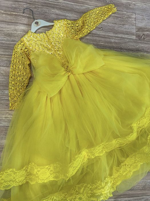 Продам детские платья с 2х лет до 7