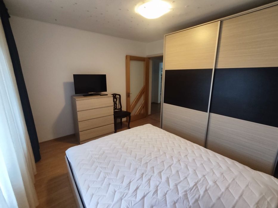 Stefan cel mare, de inchiriat apartament 2 camere, decomandat, 350 euro