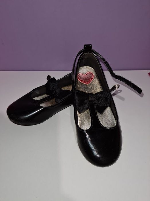 Лот маркови обувки за танци до 35 номер