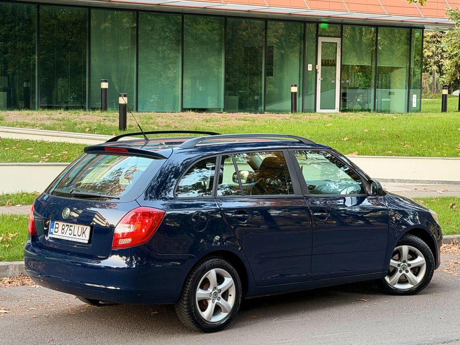 SKODA Fabia 2011 — imagine 3