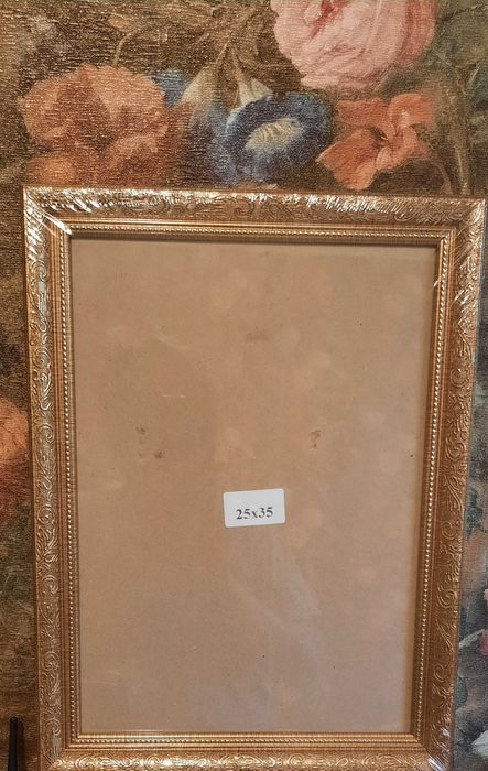 Фоторамки .  Дерево, пластик. Разные размеры.