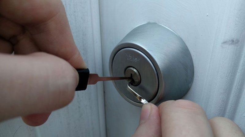 Deblocari Auto. Deblocari usi. Brașov