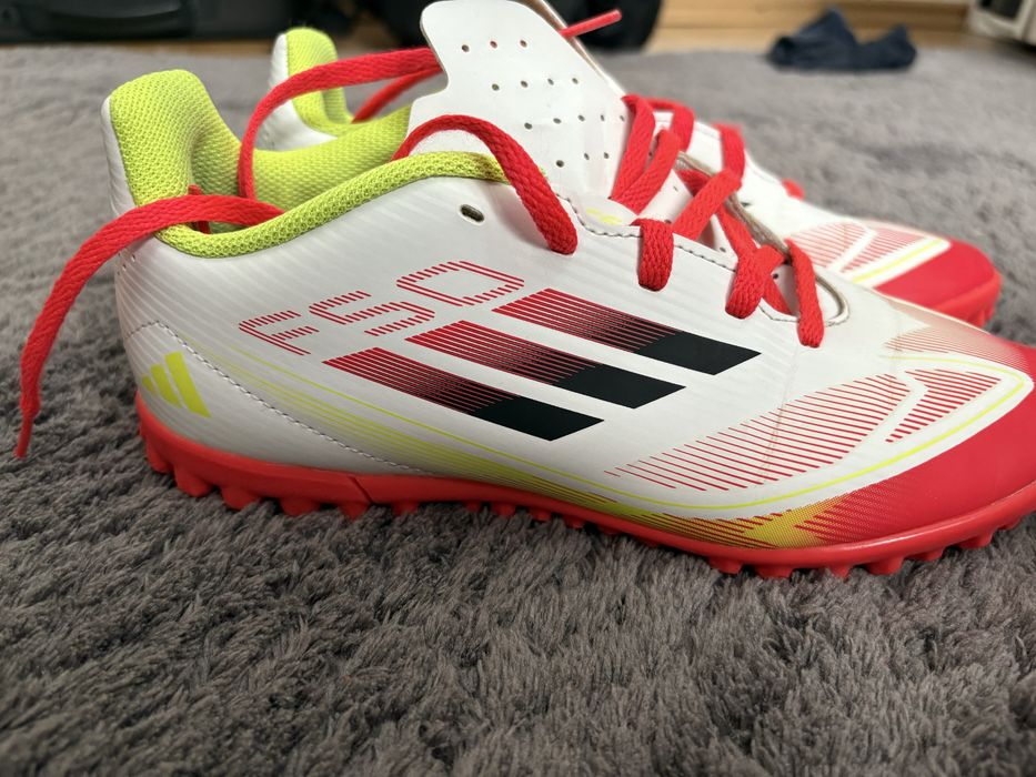 GT de fotbal sintetic Adidas F50 marimea 38 -stare excelenta