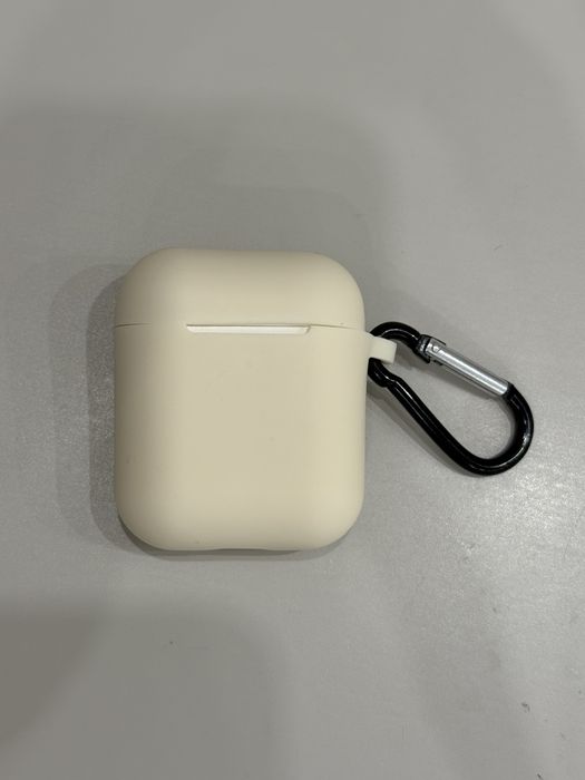 Продаю Airpods,все в комплекте