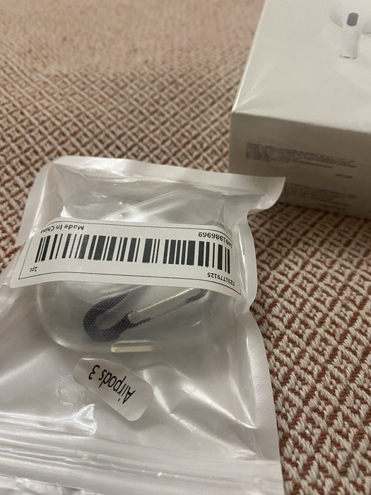 Продам наушники, подходит на IOS и Андроид