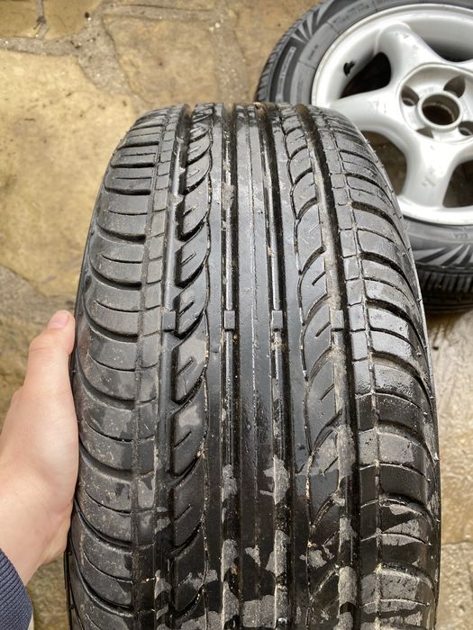 Продавам 4 алуминиеви джанти с летни гуми с размер 185/60 R 14 82 H