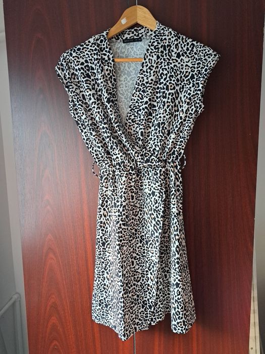 Rochiță  buline negre