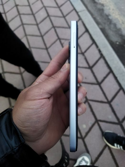 Infinix smart 8 4+4/128