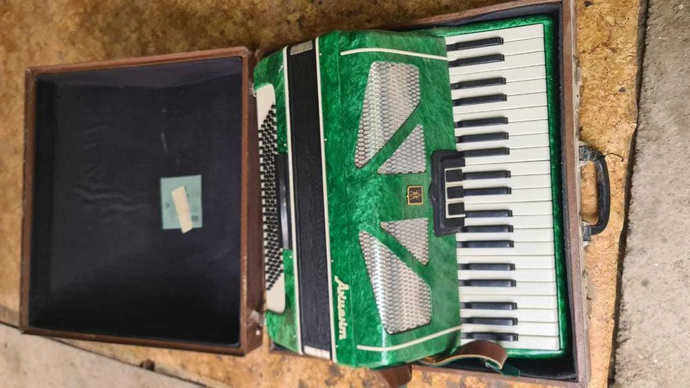 Продаю аккордеон