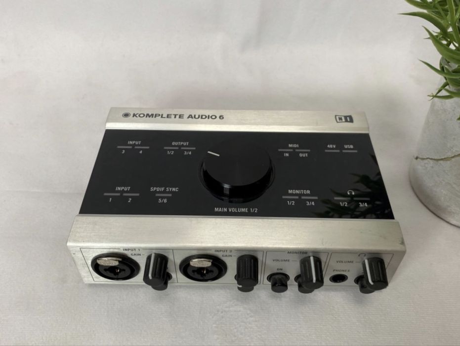 Native instruments KOMPLETE Audio 6