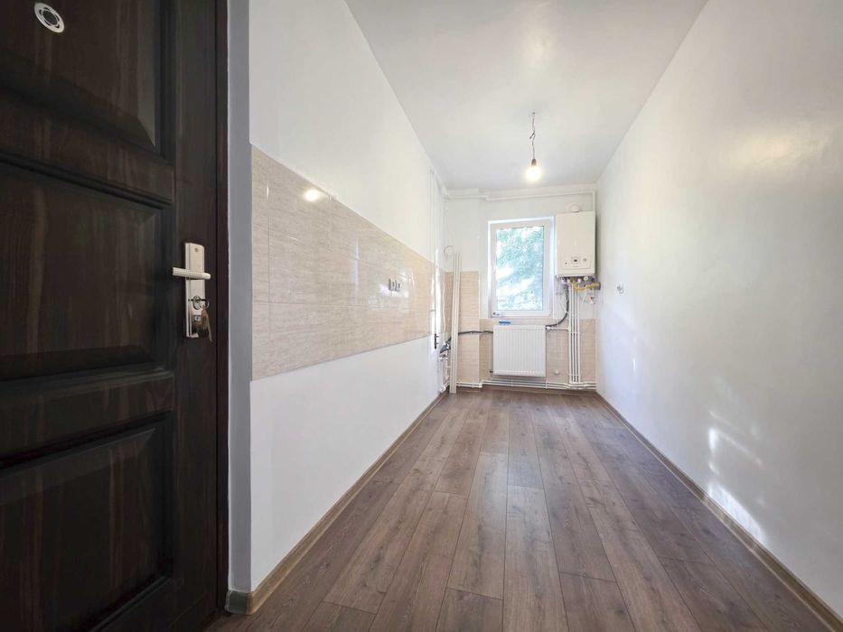 Vand apartament 2 camere, parter, in Deva.