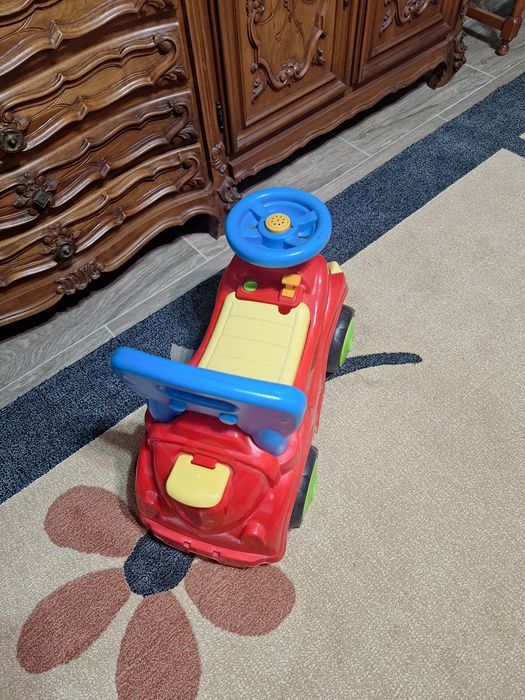 Mașinuța pentru copii