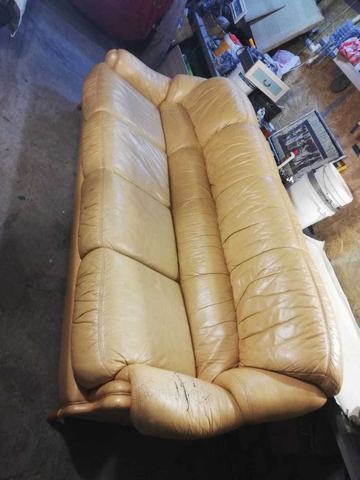 Продам диван кожанный