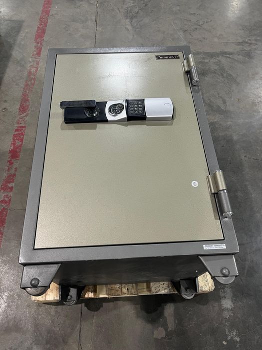 Продается Сейф Президент