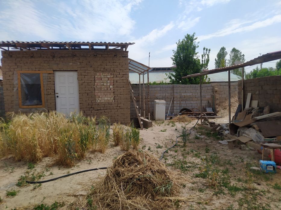 Qurilishi bitmagan uy