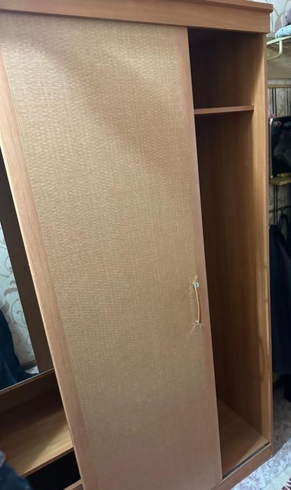 Продам шкаф в прихожую