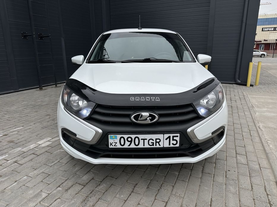 Гранта фл лифтбек 2023 год