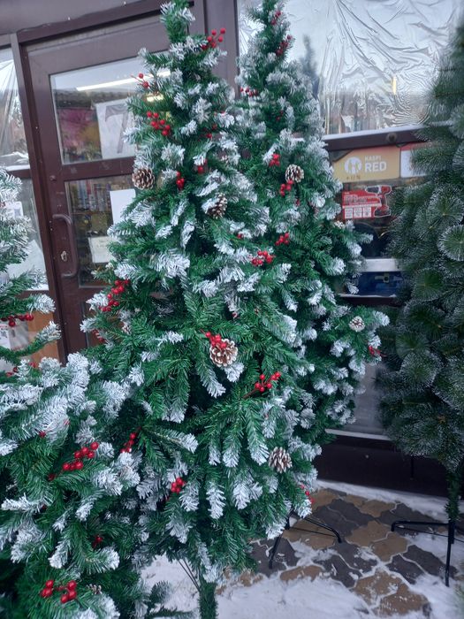 Продам новогодние искуственные елки