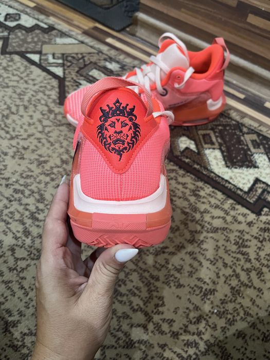 Nike Witness VII
